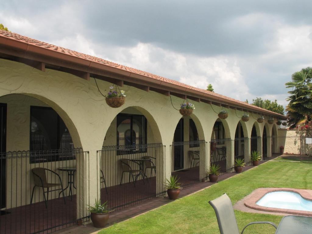Captains Quarters Motor Inn Кембридж Екстер'єр фото