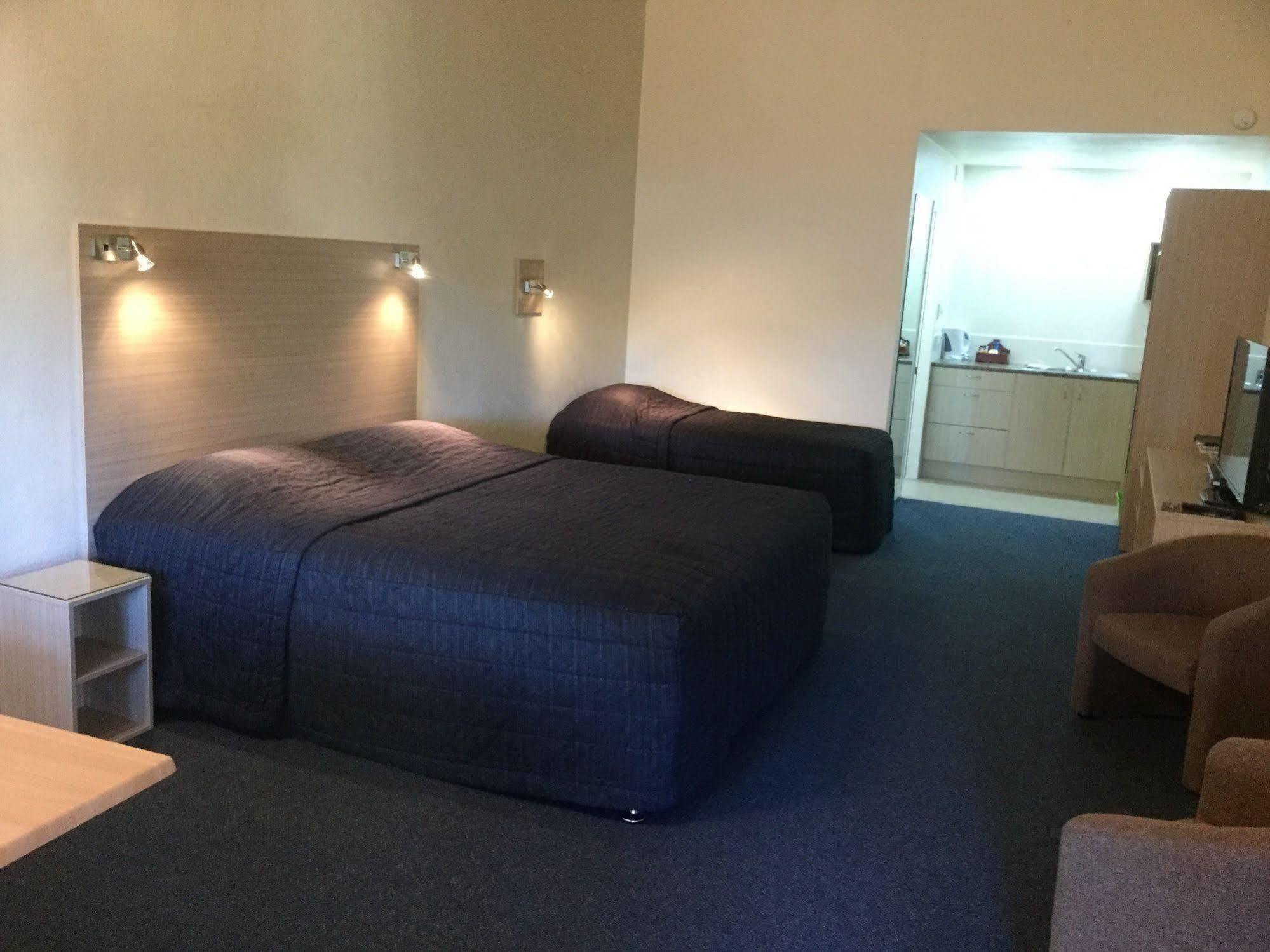 Captains Quarters Motor Inn Кембридж Екстер'єр фото